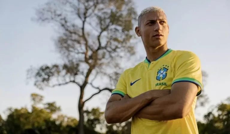 Antes de ir à Copa, Richarlison esteve no Pantanal de MS e adotou onça-pintada