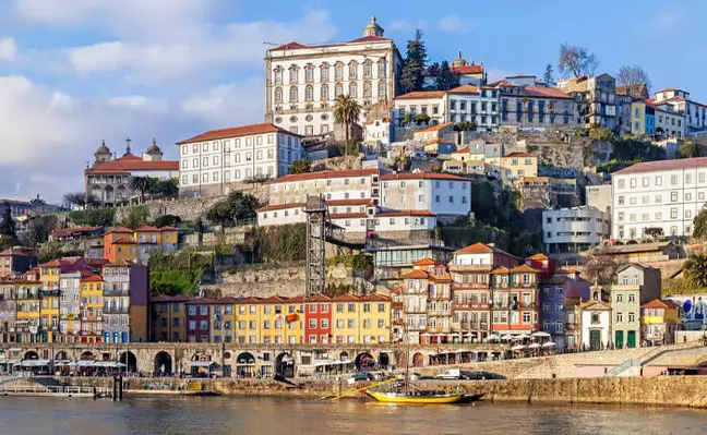 Você está visualizando atualmente Brasileiros podem pedir visto para buscar trabalho em Portugal