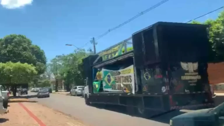 Polícia apreende caminhão que convocava manifestantes em Dourados