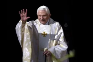 Leia mais sobre o artigo Morre, aos 95 anos, o papa emérito Bento XVI