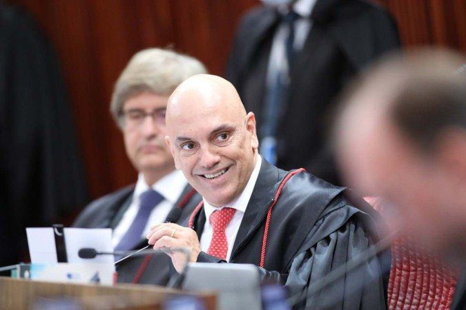 A pedido da PGR, Moraes manda abrir mais três inquéritos sobre atos golpistas
