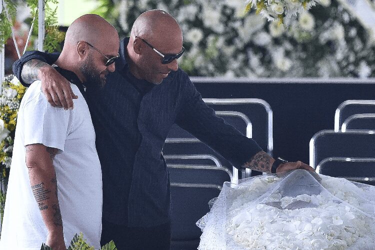 Despedida da ‘realeza’: começa o velório do Rei Pelé no estádio da Vila Belmiro