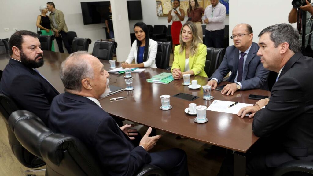 Governador promoveu reuniões com setor empresarial e classe política na primeira semana 2 Riedel 4