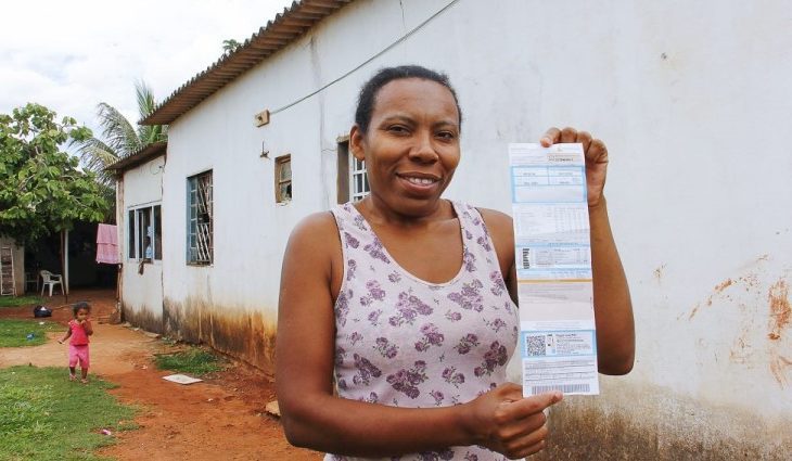 Programa Energia Social inicia 2023 com 152 mil famílias com a conta de luz paga