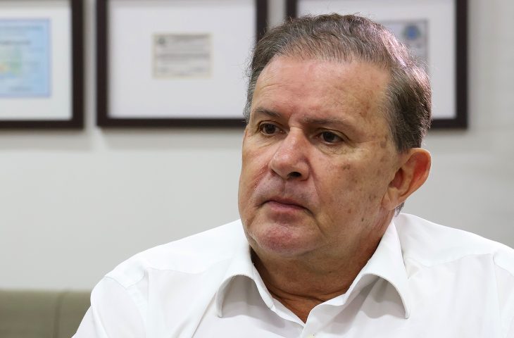 Walter Carneiro assume a Secretaria da Casa Civil em Mato Grosso do Sul após a saída de Eduardo Rocha, que deixa o cargo para disputar vaga na Assembleia em 2026.