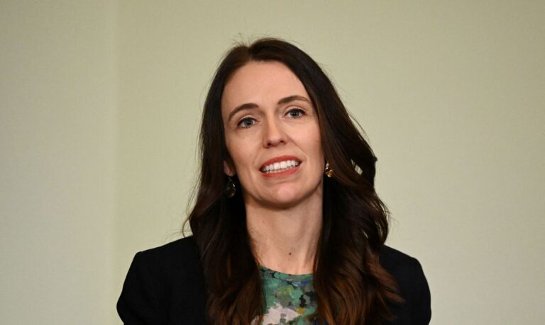 Primeira-ministra da Nova Zelândia renuncia ao cargo