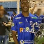 Jogador de 21 anos passa mal durante partida de futebol amador e morre em MS