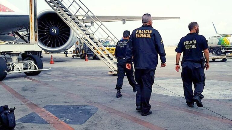 Ex-ministro de Bolsonaro é preso pela PF ao desembarcar em Brasília
