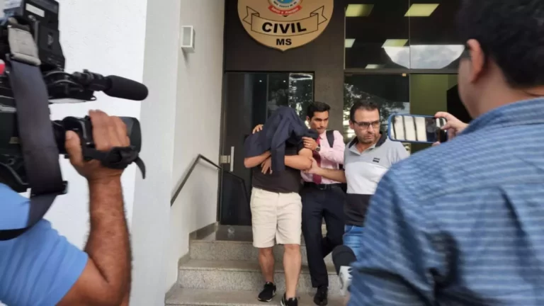 Professor de inglês de Campo Grande é preso por estuprar alunos com idades entre 4 e 11 anos