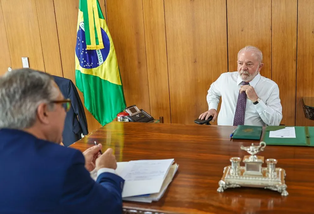 Você está visualizando atualmente Lula tem primeiro dia de agenda completa no Planalto nesta quarta: ‘Muito trabalho a fazer’