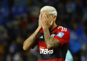 Leia mais sobre o artigo Flamengo dá vexame, ouve ‘olé’ e cai na semifinal do Mundial de Clubes para o Al Hilal