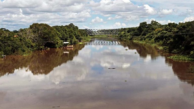 Rio Aquidauana atinge nível crítico e Defesa Civil age para proteger ribeirinhos