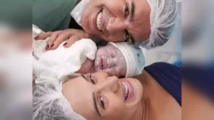 Leia mais sobre o artigo Claudia Raia anuncia nascimento de seu terceiro filho