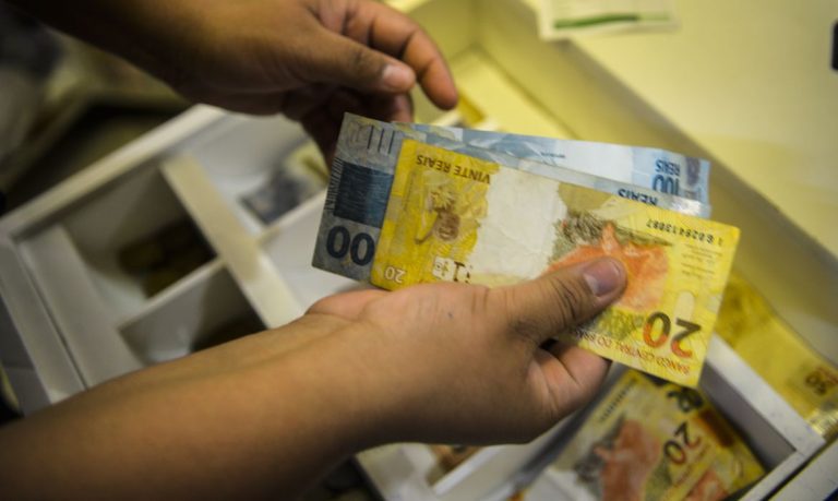 Novo Desenrola começa hoje e libera renegociação para renda de até R$ 8,1 mil