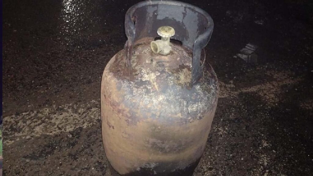 Veículo abandonado é encontrado em chamas próximo ao Anel Viário de Corumbá 3 gas boliviano
