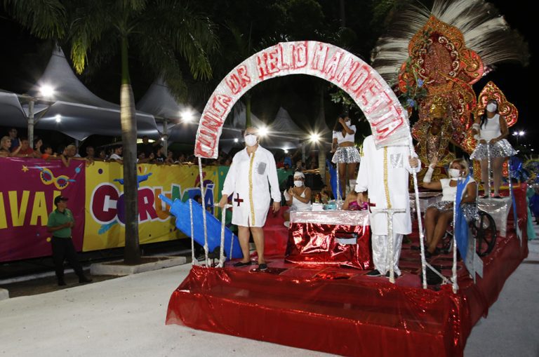 Com pioneiro da ortopedia em MS Imperatriz Corumbaense faz homenagem a Hélio Mandetta
