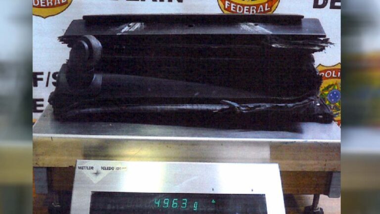 Boliviana é presa pela PF tentando embarcar em voo para Índia com 5 Kg de cocaína