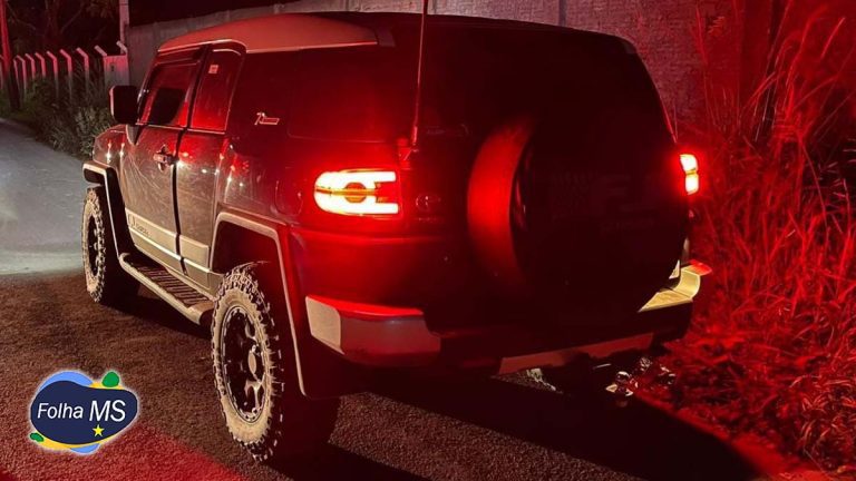 Homem é encontrado morto e amordaçado dentro de carro em Corumbá