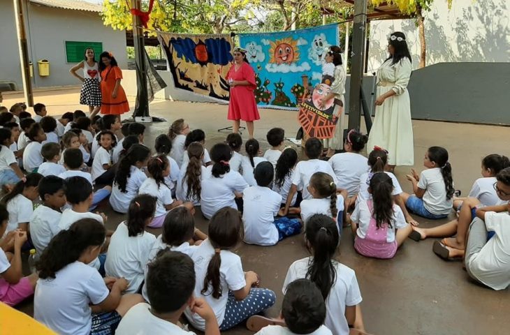 Saiba como ajudar crianças, adolescentes e idosos por meio do imposto de renda