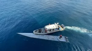 Leia mais sobre o artigo Submarino ‘fantasma’ é encontrado na Colômbia com R$ 460 milhões em cocaína e dois corpos; vídeo