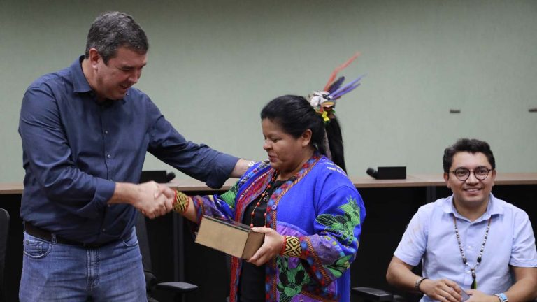 Ministra e Governador lideram diálogo para solucionar conflitos indígenas em MS