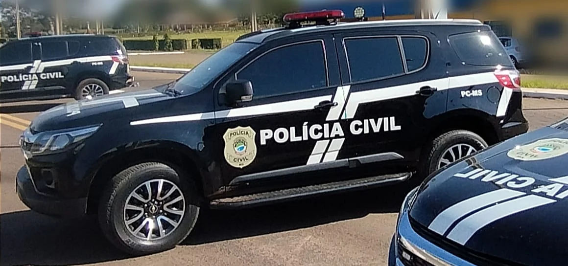 Polícia Civil prende foragido da Justiça em Corumbá após cumprimento de mandado de prisão por crime de roubo.