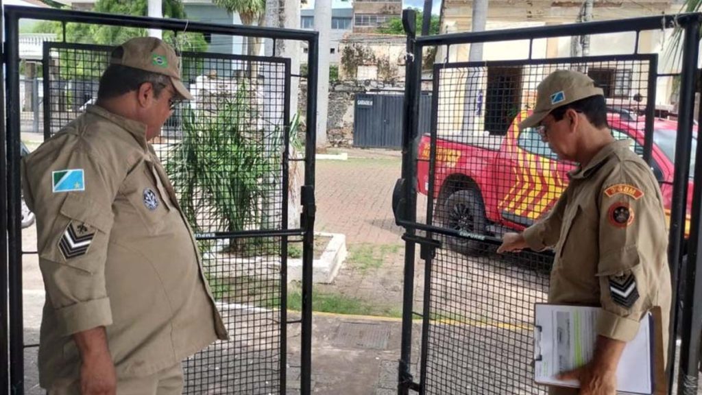 saida emergencia Boate é interditada