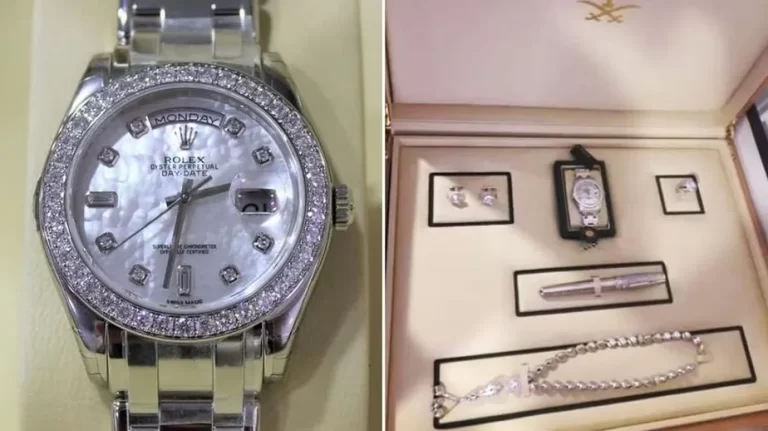 Bolsonaro recebeu terceiro conjunto de joias com Rolex de diamantes, diz jornal