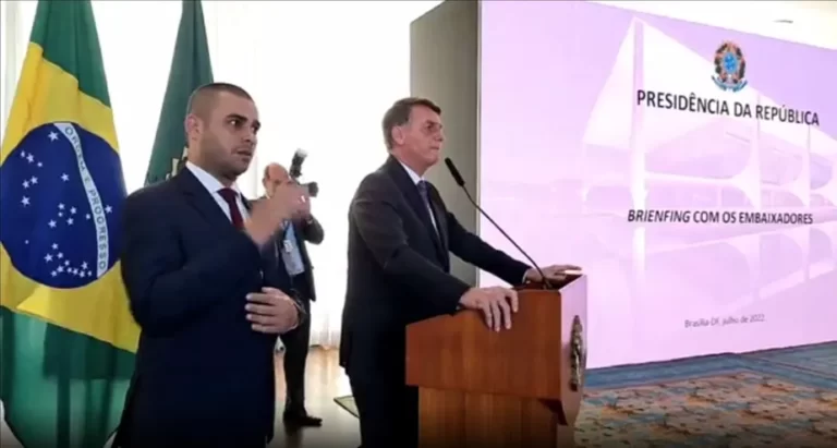 MP Eleitoral se manifesta a favor da inelegibilidade de Bolsonaro