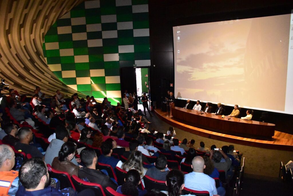 inpe incêndios florestais
