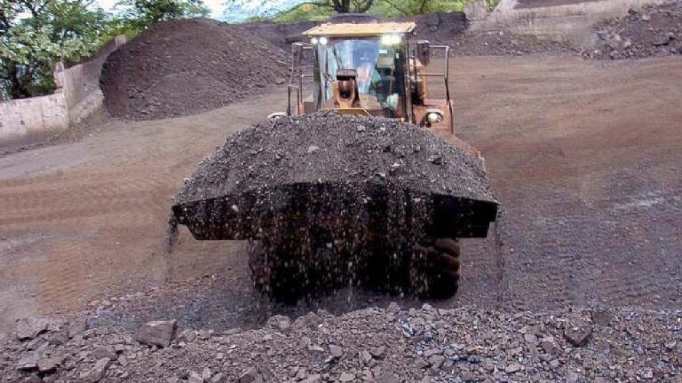 Salários de até R$ 5 mil: Mineração está com 130 vagas abertas na região de Corumbá