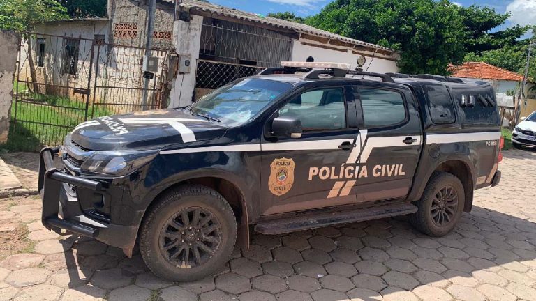 Polícia Civil de Ladário prende membros de facção criminosa e apreende arma de fogo