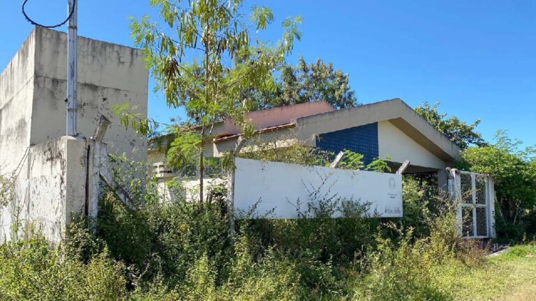 Posto abandonado e problema em estrutura de escola rural são questionados na Câmara Municipal