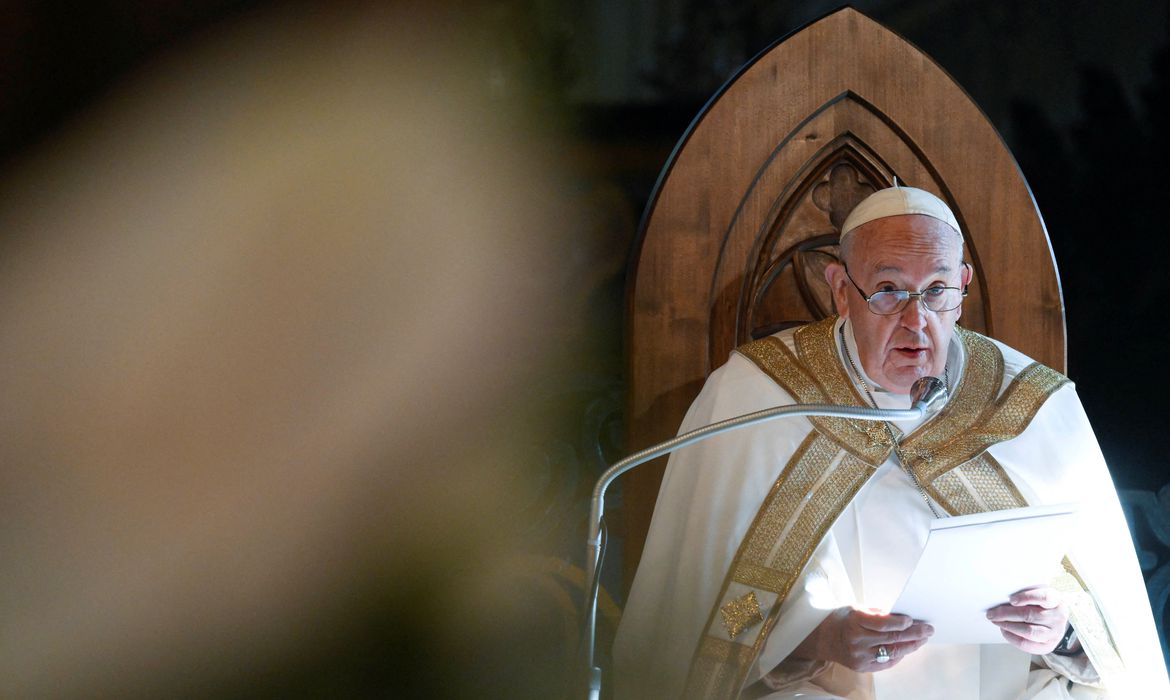 2022 11 22t183458z 1 lynxmpeial0x8 rtroptp 4 pope visit