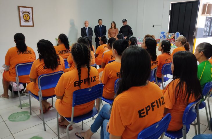 Presídio feminino recebe doação da Receita Federal para ações de assistência e ressocialização