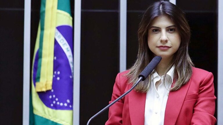 Camila Jara inicia nova fase do tratamento contra o câncer e explica restrições