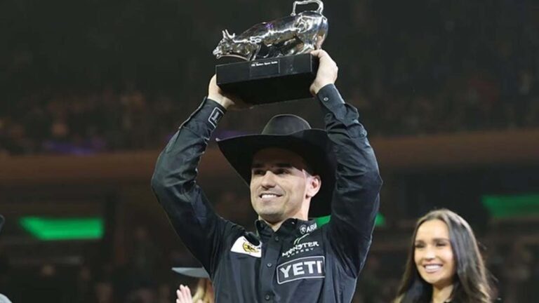 Sul-mato-grossense José Vitor Leme busca tricampeonato mundial na montaria em touros