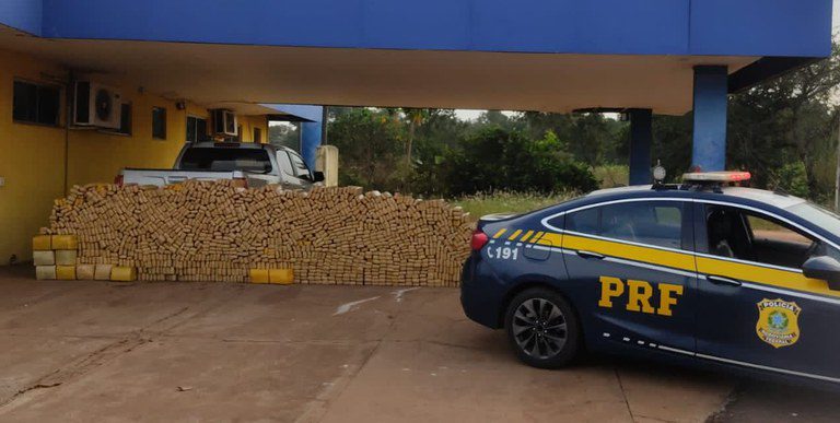 PRF apreende 1,3 tonelada de maconha em fiscalização na BR-262