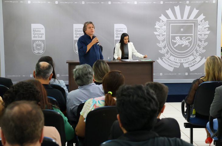 Governador Eduardo Riedel sanciona lei para reajuste de 5% aos servidores públicos estaduais