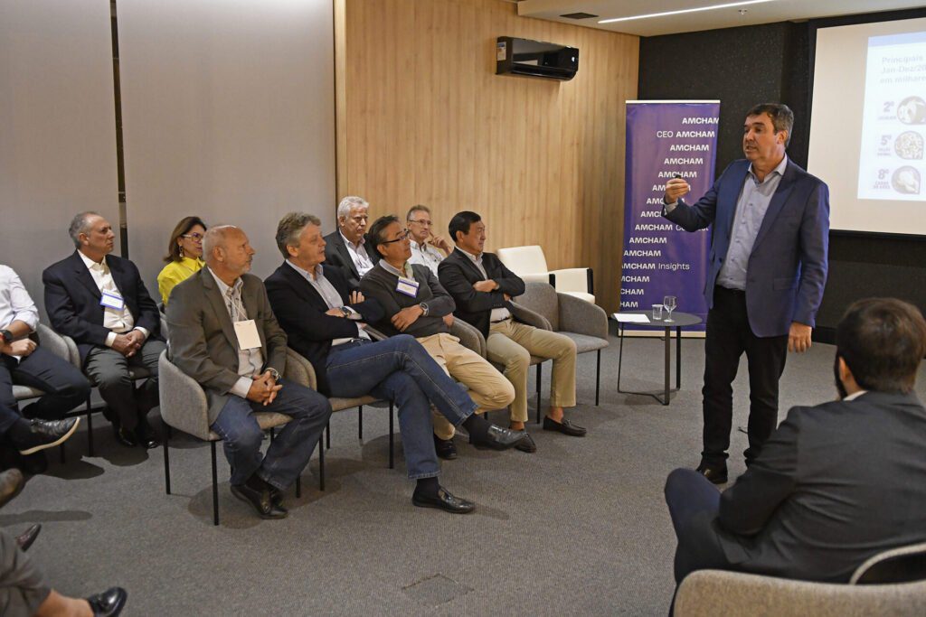 Câmara Americana de Comércio analisa os fundamentos do programa estadual 2 riedel debate