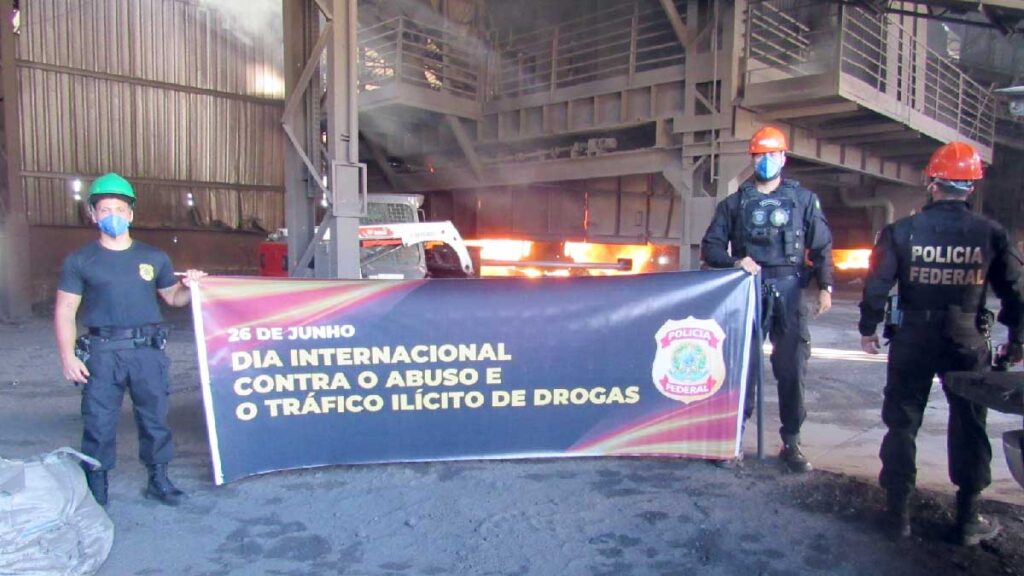 PF realiza incineração de uma tonelada de entorpecentes em Corumbá 2 incineracaoPF3