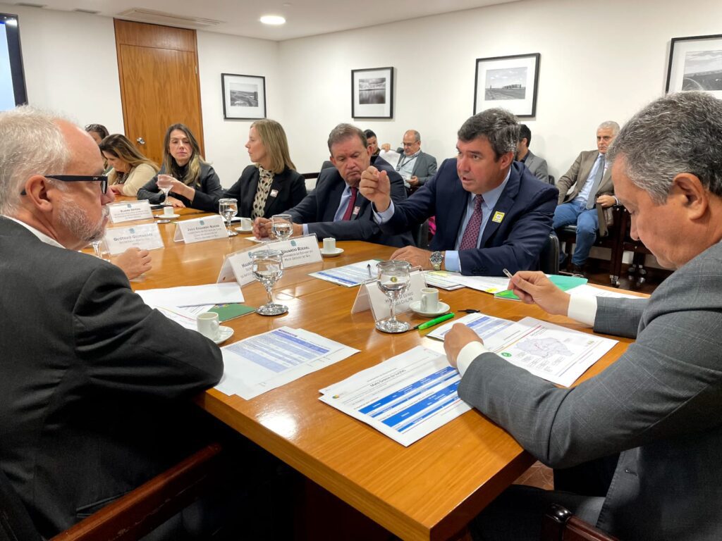 Desenvolvimento de MS: governador assegura recursos em Brasília para obras prioritárias 2 reuniao brasilia