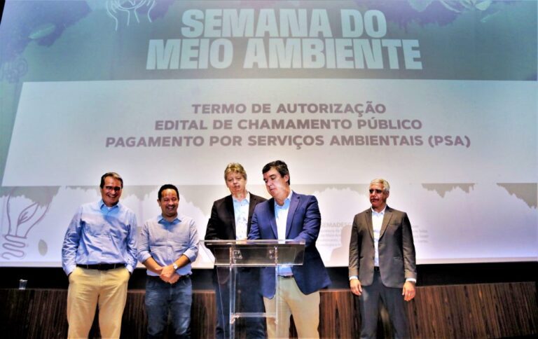 Governador anuncia projeto de recuperação de 1,3 mil hectares da cabeceira do Rio Taquari