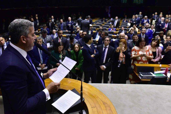 Aprovação da reforma, aguardada há décadas, é vitória de Lula e Lira