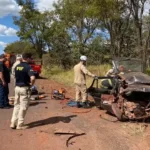 Casal fica ferido em colisão frontal entre carro e carreta na BR-262