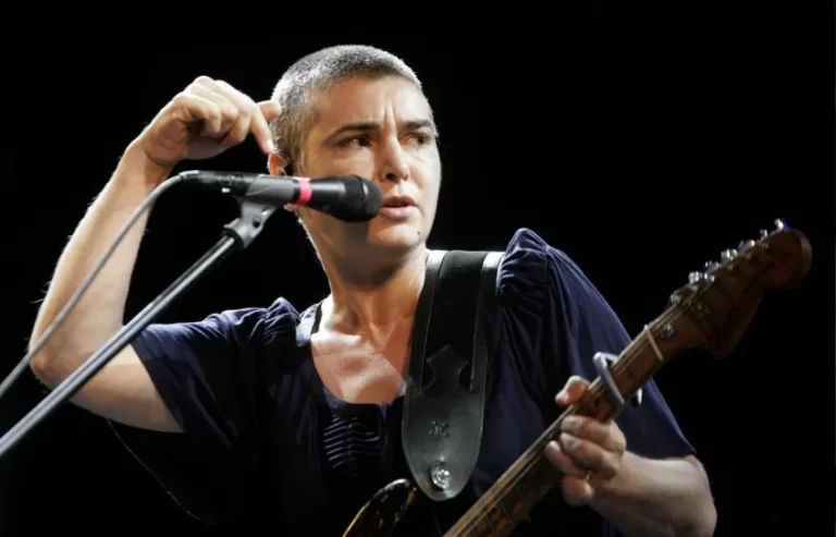 Morre aos 56 anos a cantora irlandesa Sinéad O’Connor