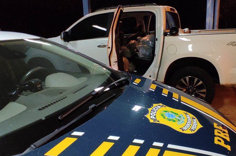 PRF apreende carregamento de cabelo humano durante fiscalização em MS