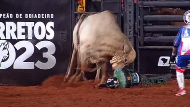 Peão é pisoteado por touro durante rodeio em Festa de Barretos | vídeo