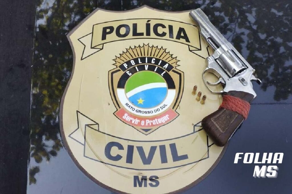 Homem é preso após atirar em indivíduo que ateou fogo na casa da própria mãe em Ladário 2 arma apreendida