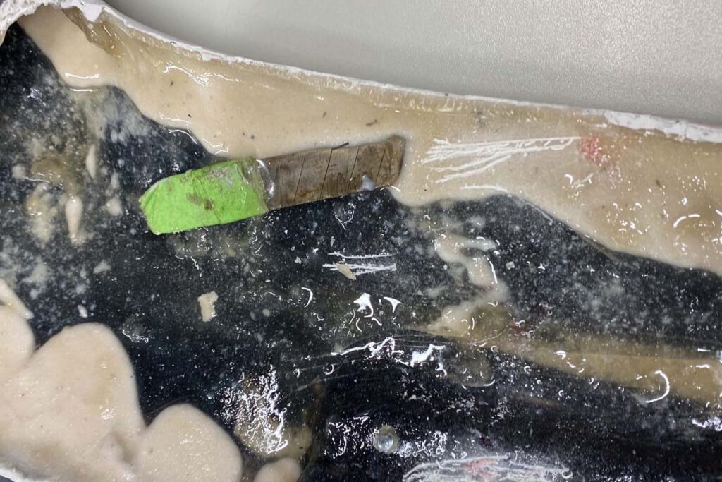 Receita Federal descobre cocaína preta em para-choque de carro na fronteira 2 cocaina preta3